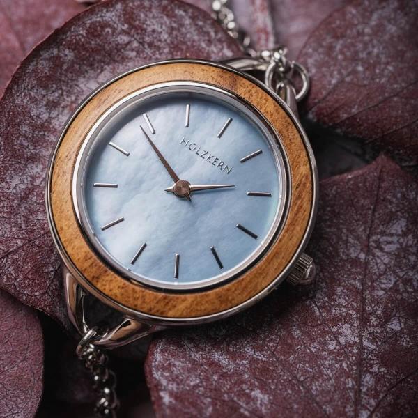 HOLZKERN Damenuhr Quarz - Olivenholz Gehäuse Mit Perlmutt Zifferblatt