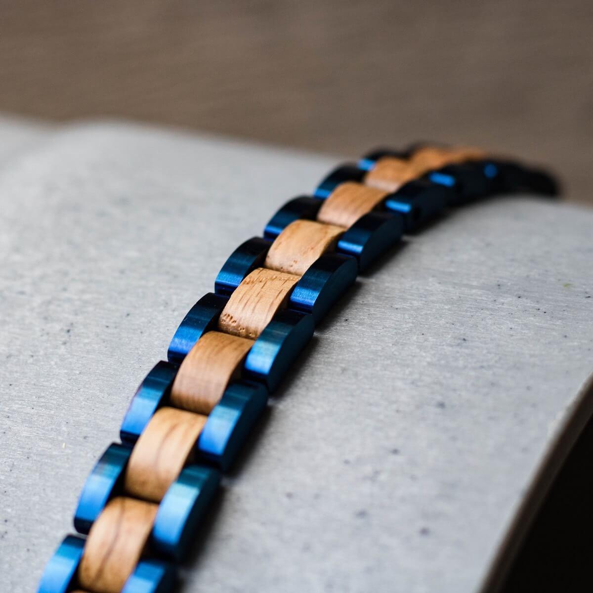 HOLZKERN Armband Dreiklang Eichenholz Blau