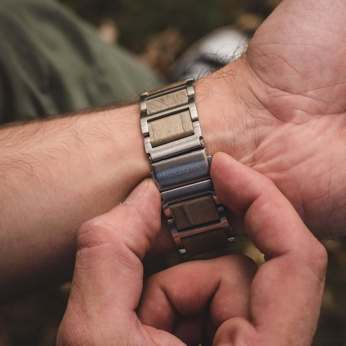 HOLZKERN Pioneer Orbit Damen Herren Holzarmbanduhr