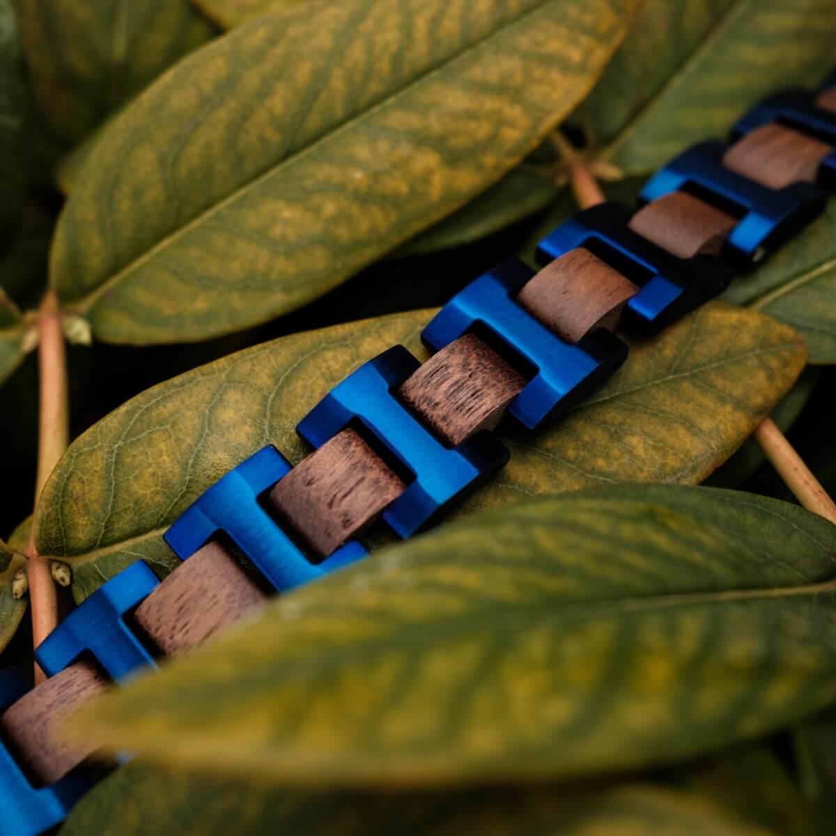 HOLZKERN | Bandlett Armband Capriccio (Walnussholz / Blau)