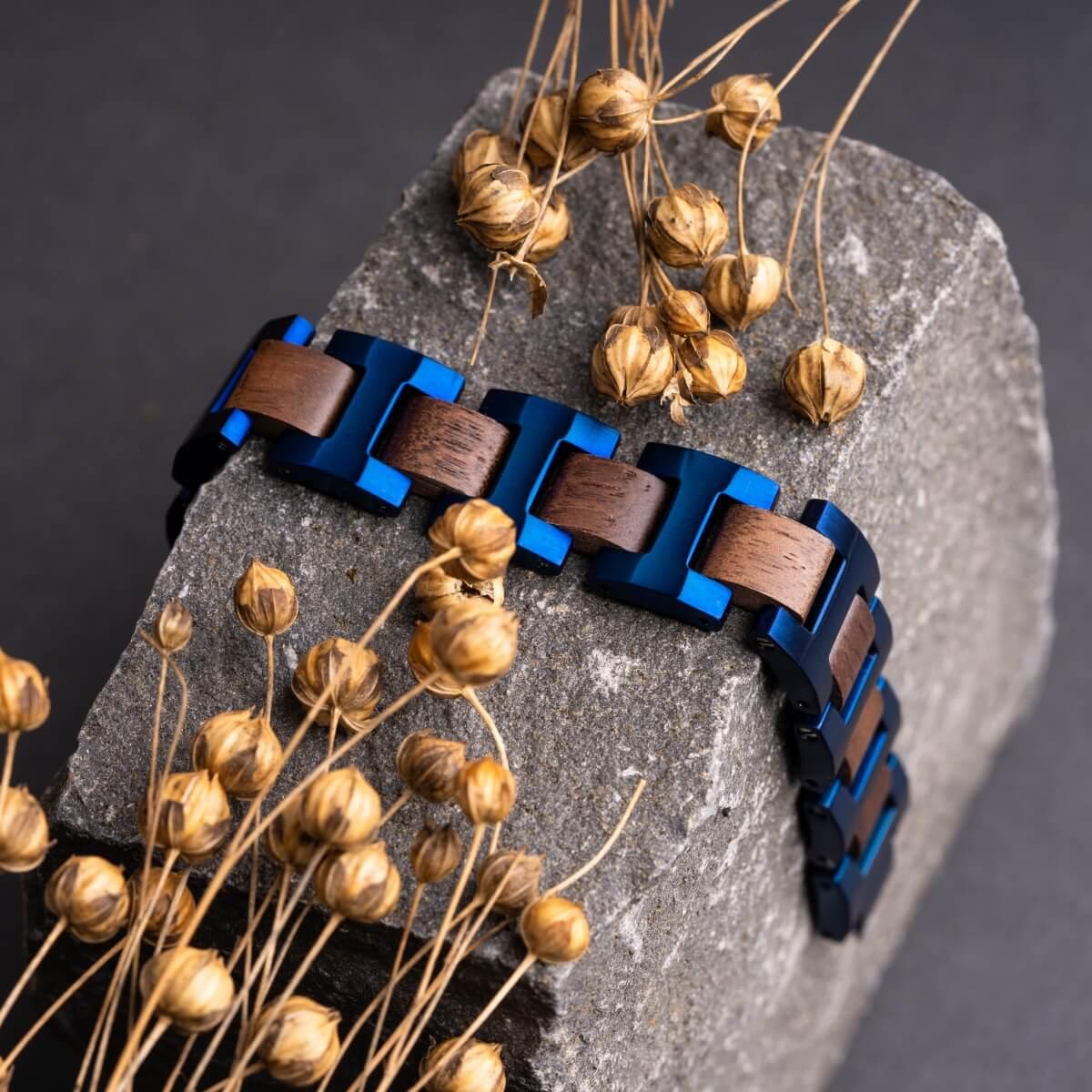 HOLZKERN | Bandlett Armband Capriccio (Walnussholz / Blau)