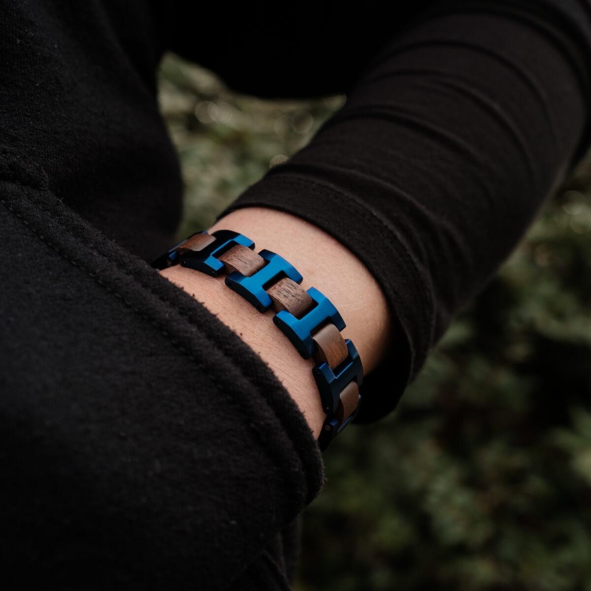 HOLZKERN | Bandlett Armband Capriccio (Walnussholz / Blau)