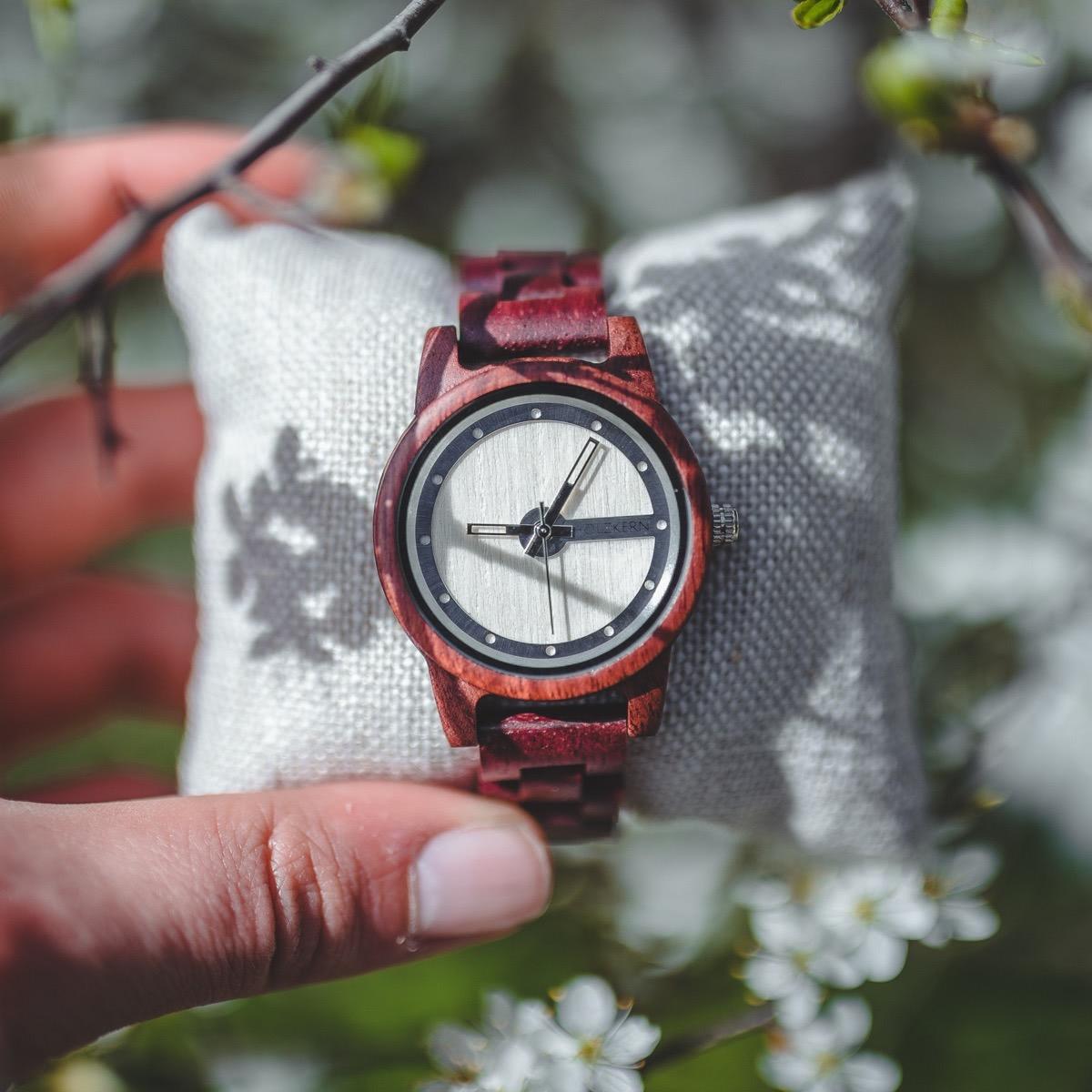 HOLZKERN Eiger Gipfelstürmer Damen Holzarmbanduhr