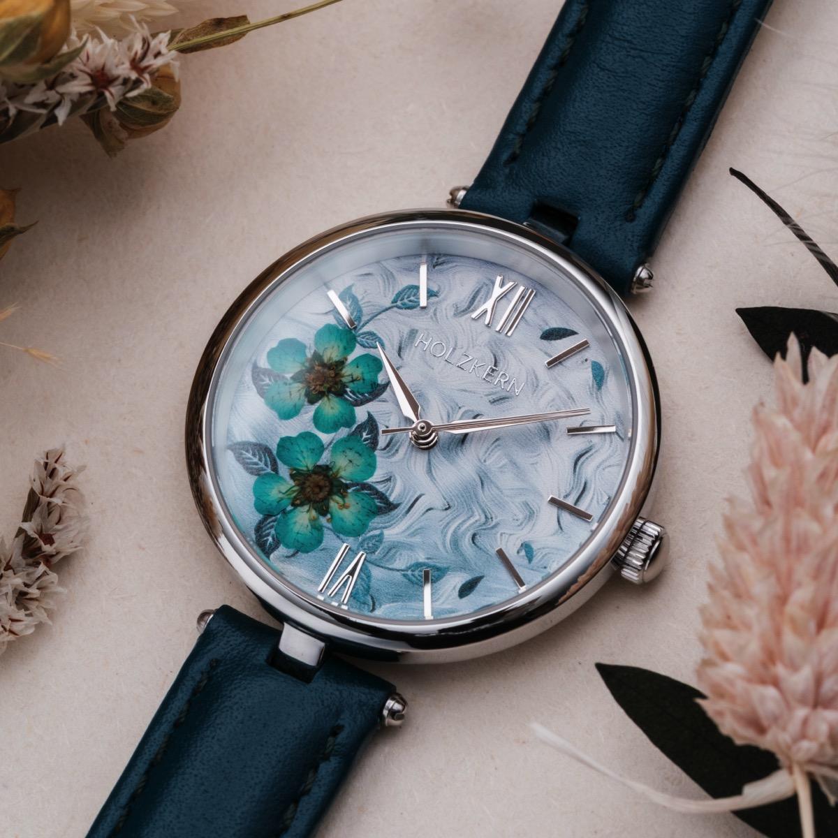 HOLZKERN | Everbloom Damen Armbanduhr (Pflaumenblüte / Blau)