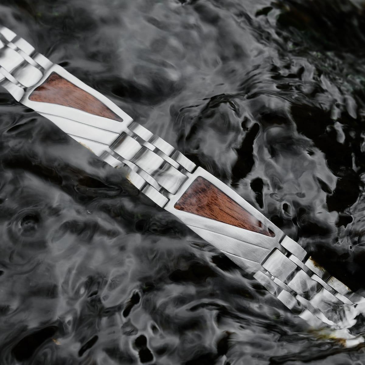 HOLZKERN | Herrenarmband Bandlett Looper Walnussholz Silber