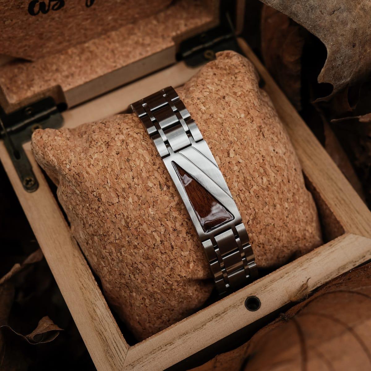 HOLZKERN | Herrenarmband Bandlett Looper Walnussholz Silber