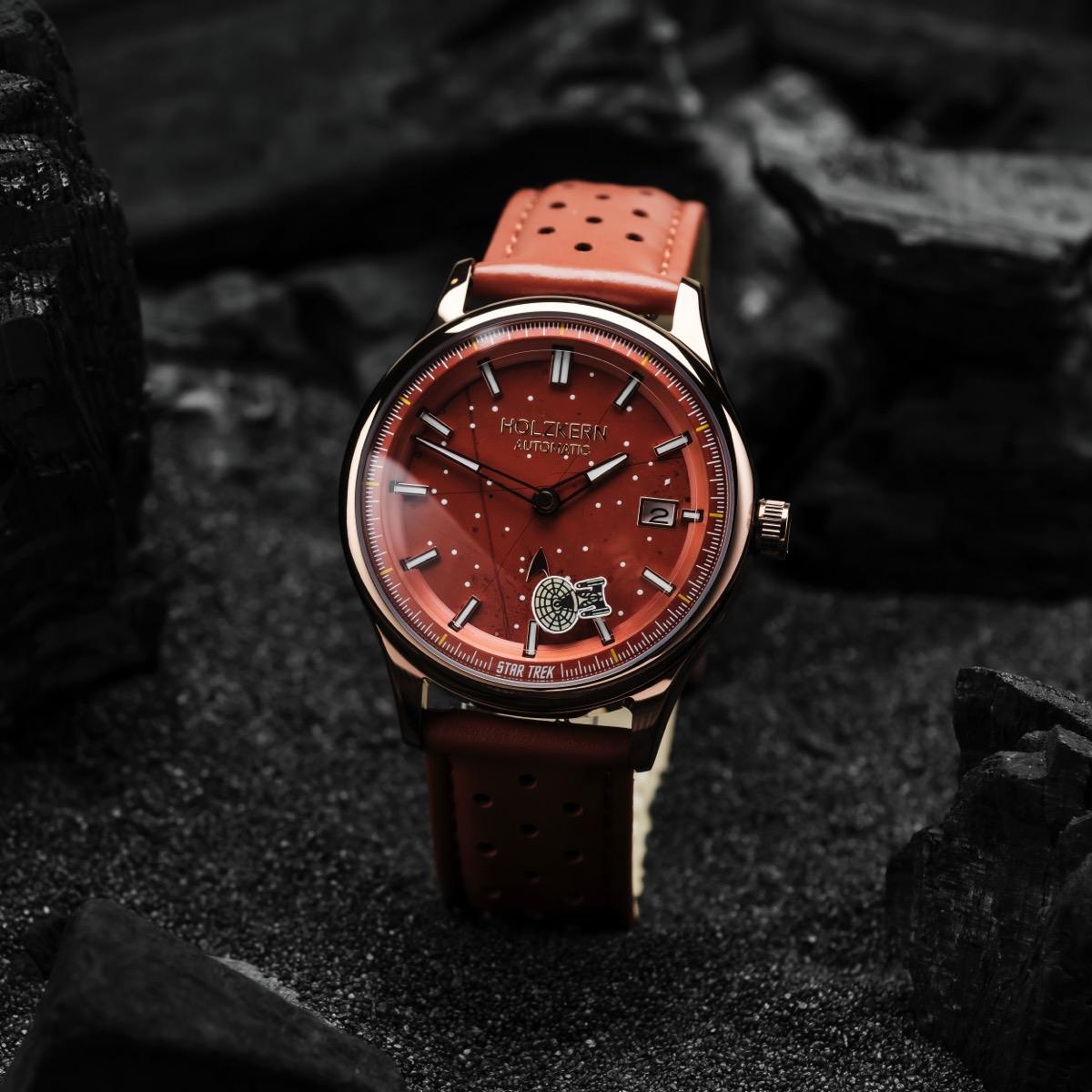 HOLZKERN | Star Trek NCC 1701 D Herren Armbanduhr (Jaspis / Rot)